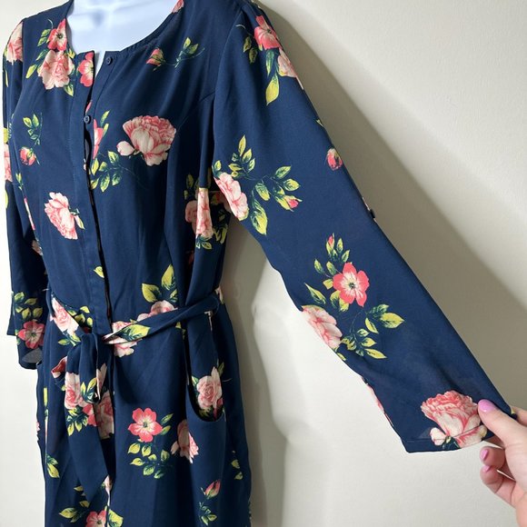 Cupcakes and Cashmere Blue Floral Print Crew Neck Romper Women's 6 - Picture 2 of 7